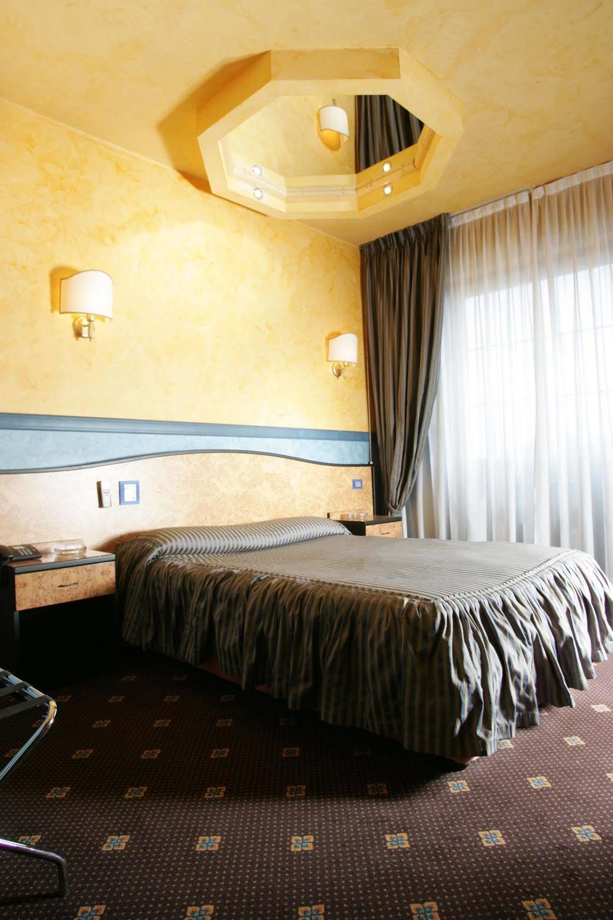 Hotel Ranch *